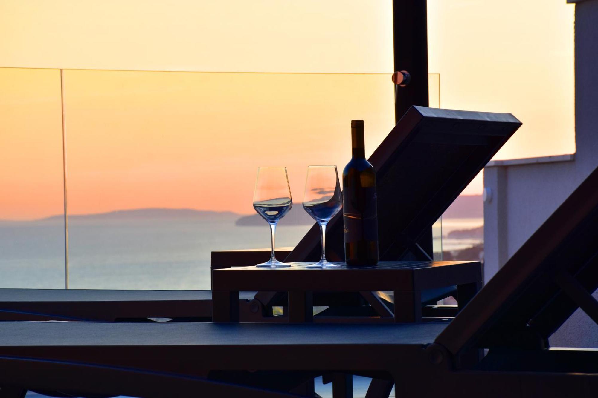 Spectacular X With Heated Pool Overlooking Split And Sea Villa *