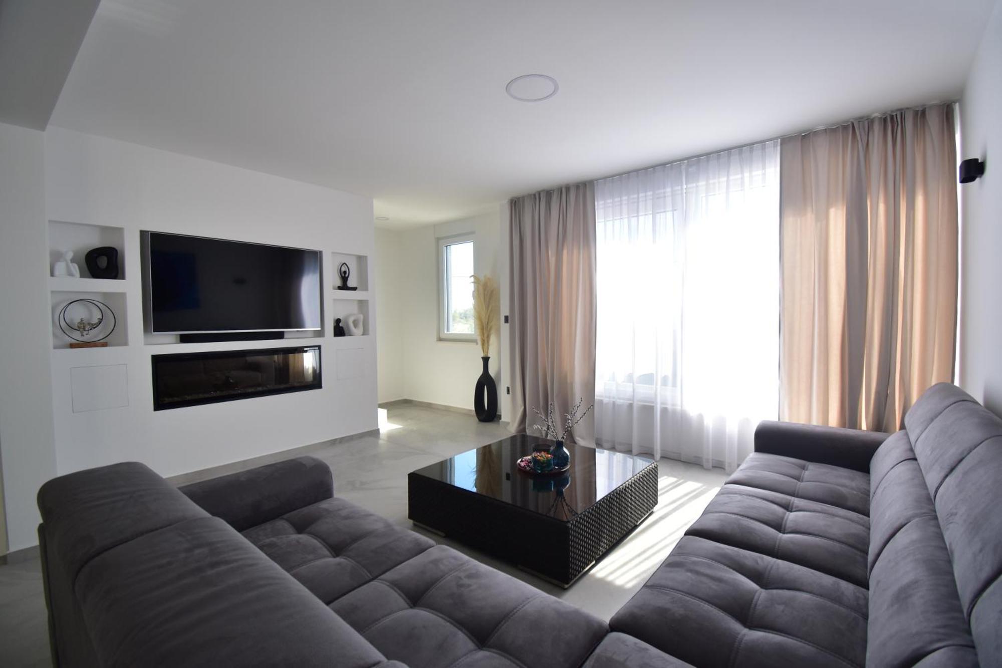 Spectacular X With Heated Pool Overlooking Split And Sea Villa